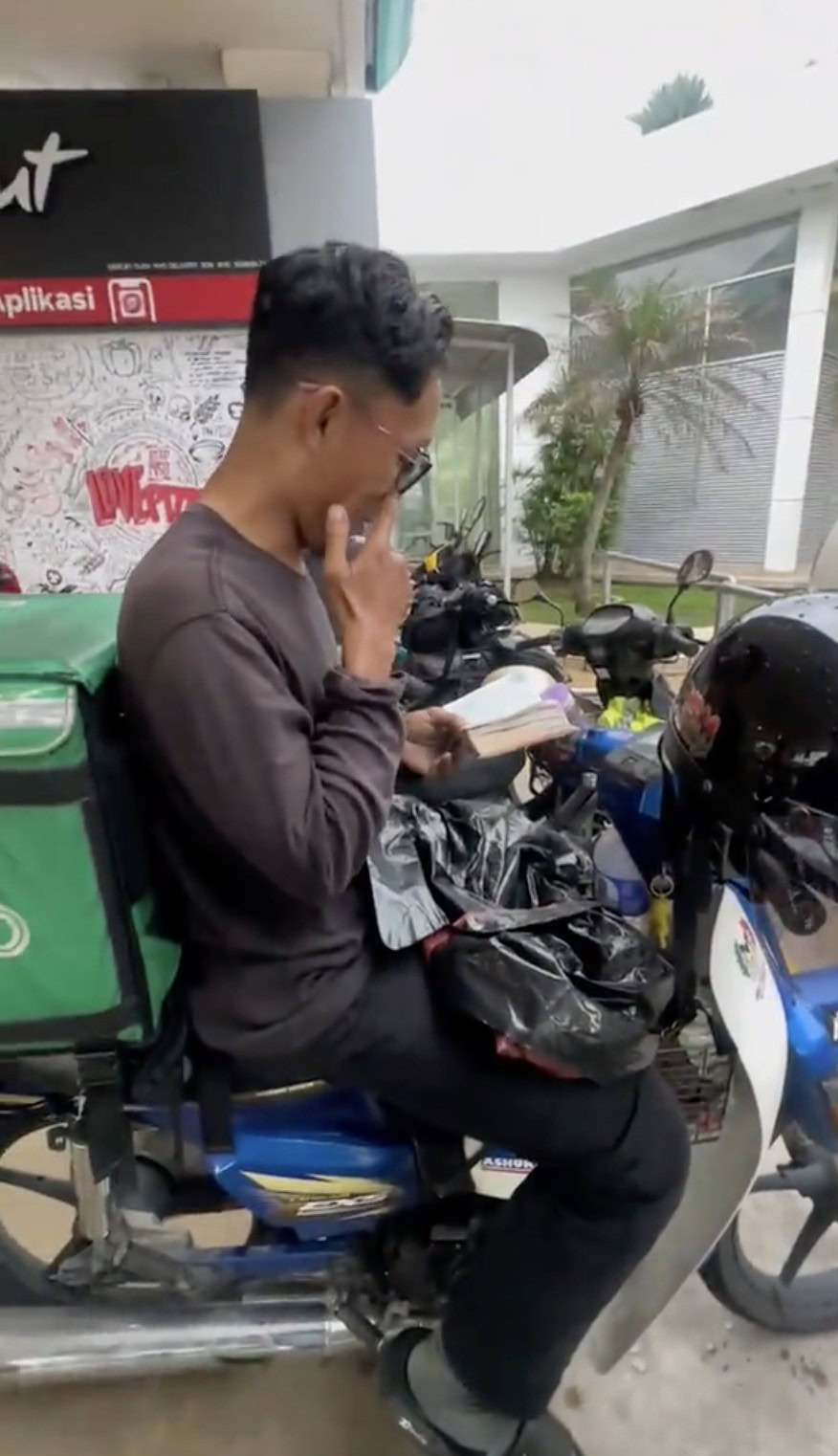 rider ambil peluang baca 